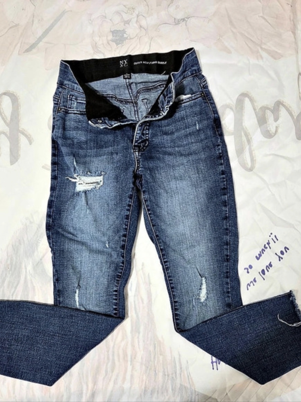NY Distressed Blue Jeans Waist 4